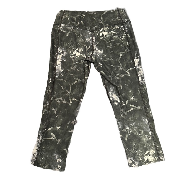 Nike | Dri Fit Capri Leggings | Size M - Picture 3 of 3